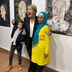 Izložba „Zajedno“: Priča o ženskoj solidarnosti i podršci Sigurnoj kući 