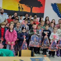 Akcijom „Za dječije osmijehe“ obradovali smo više od 230 mališana iz okolice Srebrenice i Prozora